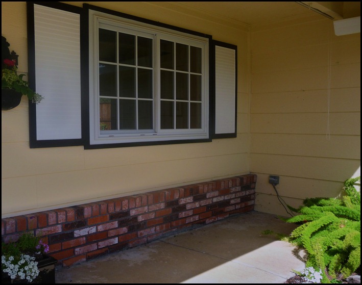 front porch clean-up 003