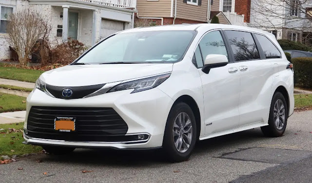 The Toyota Sienna is a Perfect Family Car that Combines Style and Comfort