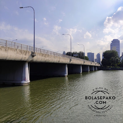 The sight of Merdeka Bridge from the underpass below it