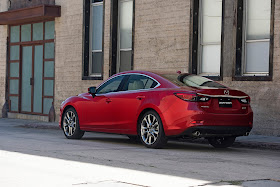 Rear 3/4 view of 2017 Mazda 6i Grand Touring