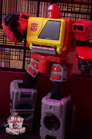 Transformers Kingdom Blaster & Eject 19