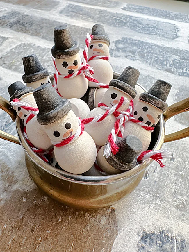 snowmen in a bowl