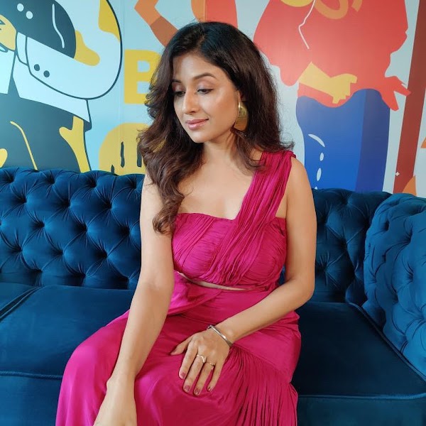 paridhi sharma pink dress tv actress