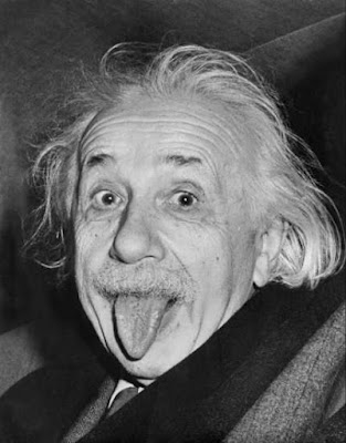 Se diu que sol deu persones a tot lo món enteníen a Einstein. Si dingú me entén a mí, ¿soc un genio?