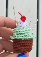 https://translate.googleusercontent.com/translate_c?depth=1&hl=es&rurl=translate.google.es&sl=en&tl=es&u=http://www.amidorablecrochet.ca/2015/08/cupcake-pincushion-pattern.html&usg=ALkJrhj2k3Xy_fU_BKMt1TwWx_nbfQ9jeA#.Vef7Nn2LUc0