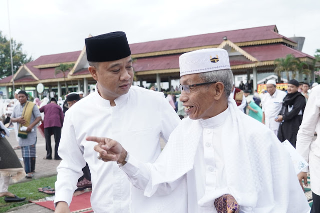 Pj Walikota Tebing Tinggi Laksanakan Sholat Idul Adha 1445 H di Lapangan Merdeka