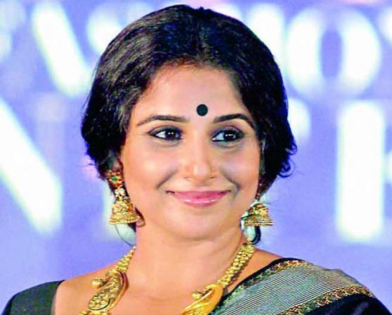 Vidya Balan Gold Necklace And Earrings