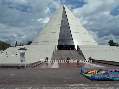 Monumen Yogya Kembali