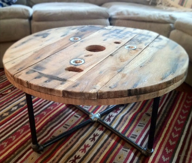 DIY Unique Round Coffee Tables From Recycled Materials