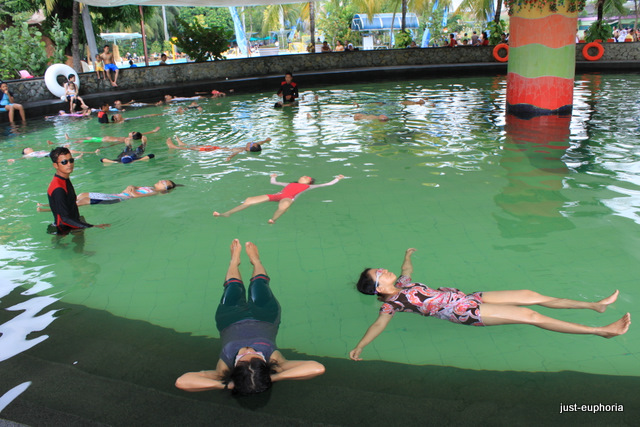 floating pool