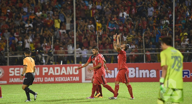 Semen Padang Libas Tamunya Persib Bandung 4-0