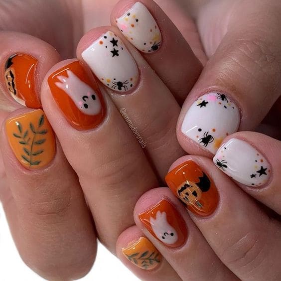 Uñas cortas para Halloween naranjas