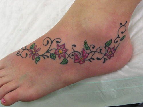 Donna on her ivy vine tattoo 