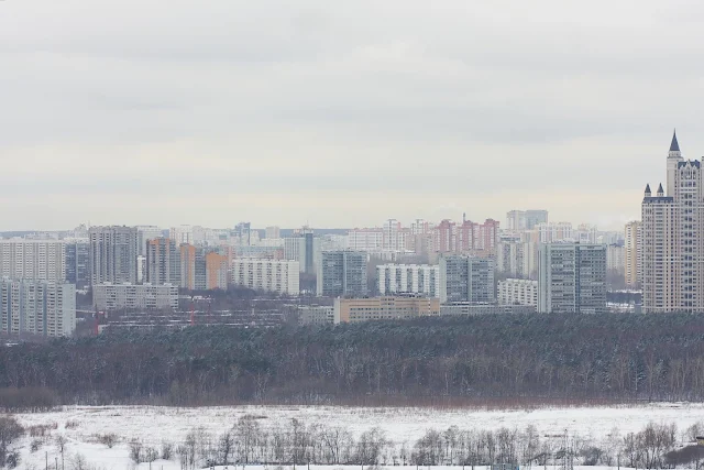 вид с крыши жилого дома на улице Улофа Пальме