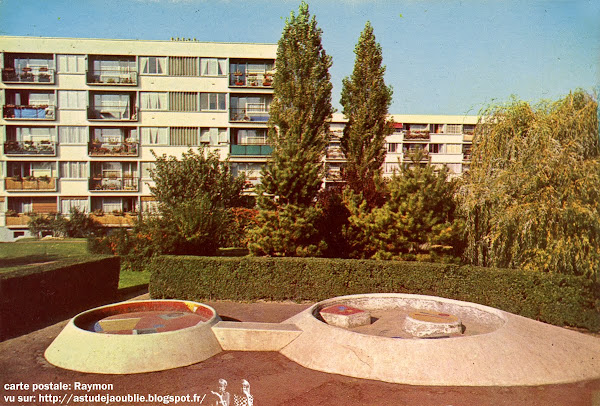 L'Haÿ-les-Roses - Groupes Terre et Famille, Sculptures Jeux d'enfants  Création: Pierre Szekely  Construction: 1958.