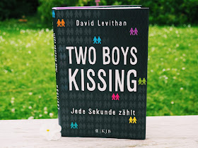 two-boys-kissing-buch