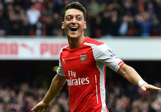 Agen Bola - Mesut Ozil Dikritik, Per Mertesacker Membela