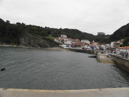  Recursos en torno a Carlos V. Enlaces, libros y vídeos. Puerto de Tazones (Asturias), primera vista que tuvo Carlos I de España al llegar a España el 17 de septiembre de 1517. Archivo propio. Fuente: Pinterest.