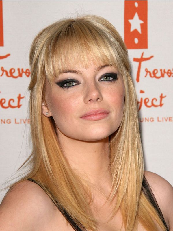 emma stone blonde hair. Emma Stone shows off her new