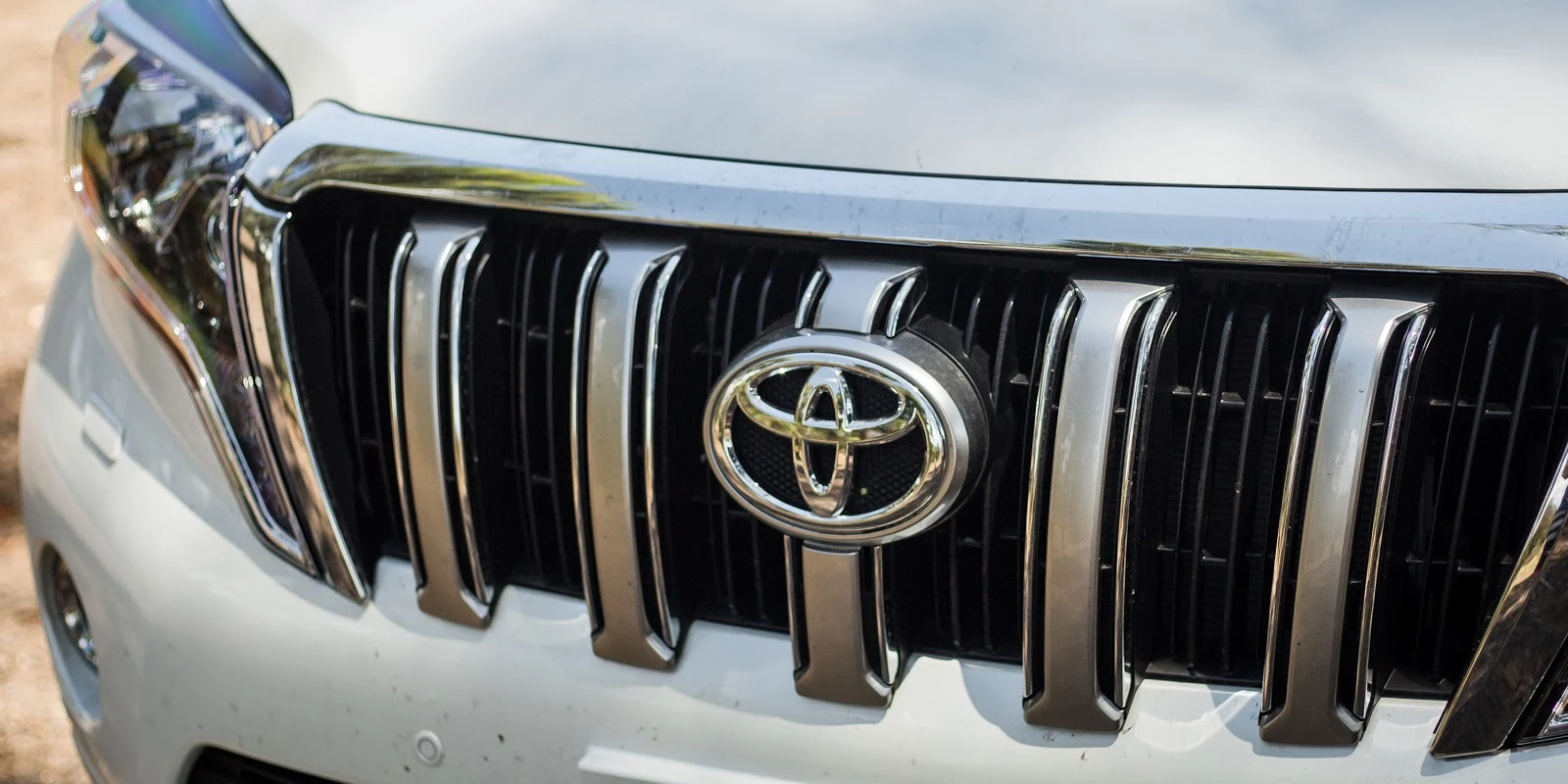 Đánh giá xe Toyota Land Cruiser Prado 2016