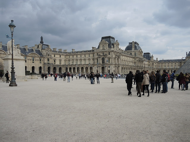 Parijs: van de Place de la Concorde via de Tuileries naar het Louvre