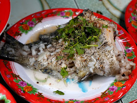Quán-Hải-Sản-Tuấn-Phúc-Seofood-Hue-Vietnam