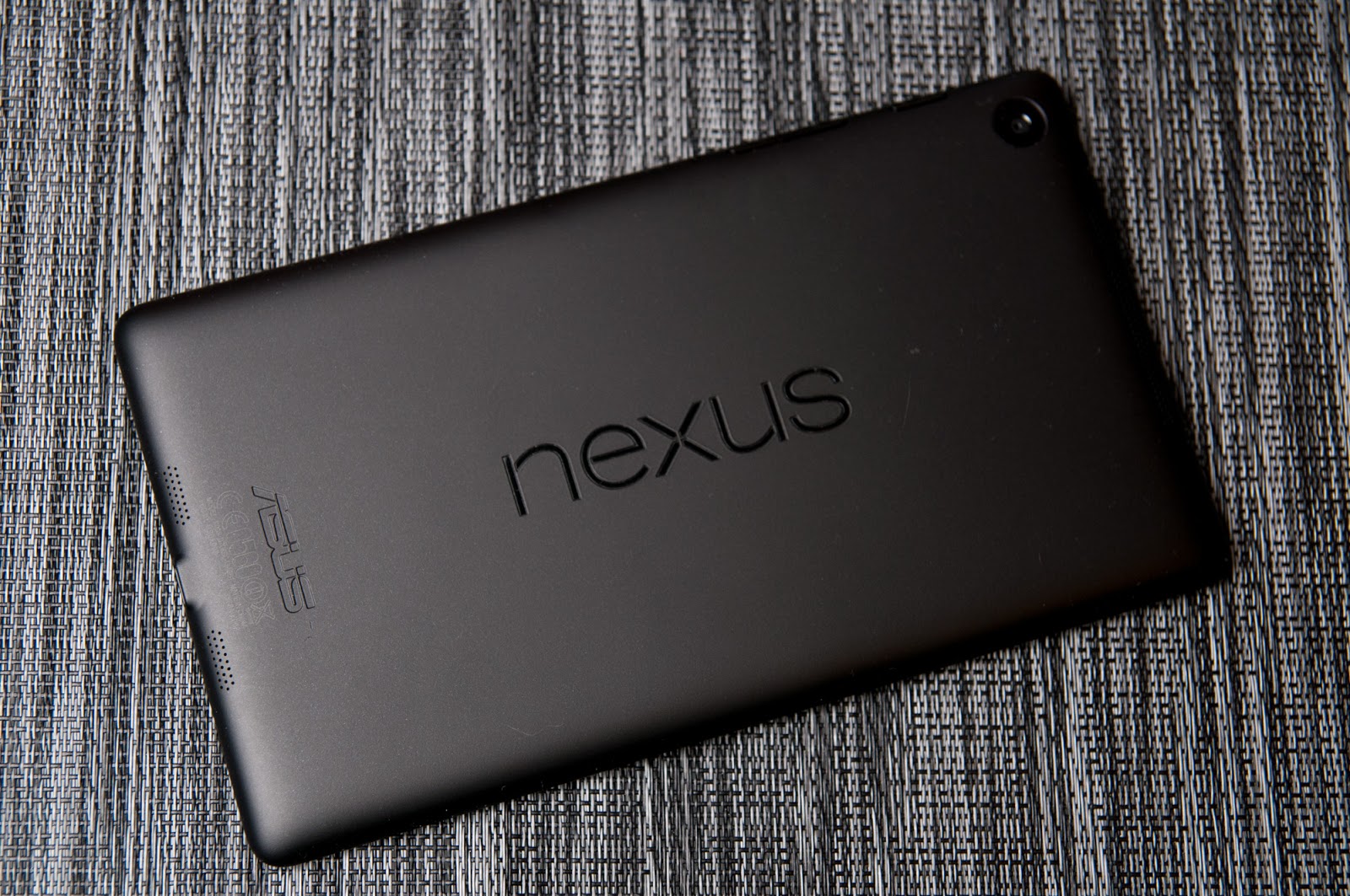 Get Latest high resolution official photos of Google Nexus 7