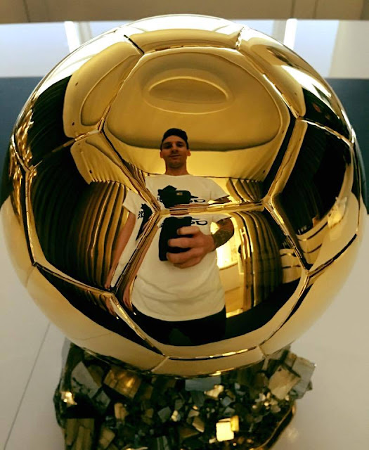 Lionel Messi Takes Ultimate Ballon d'Or Selfie