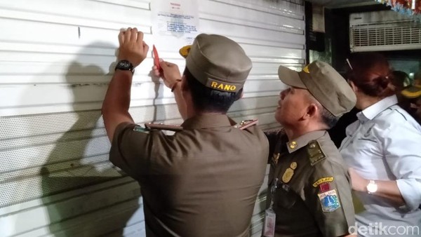 Ditutup Anies, Diskotek Golden Crown Disegel Satpol PP
