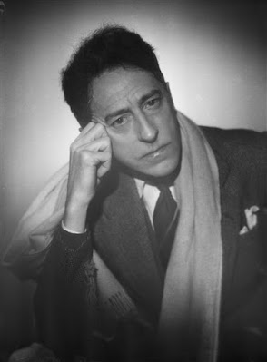 Jean Cocteau par Studio Harcourt en 1945