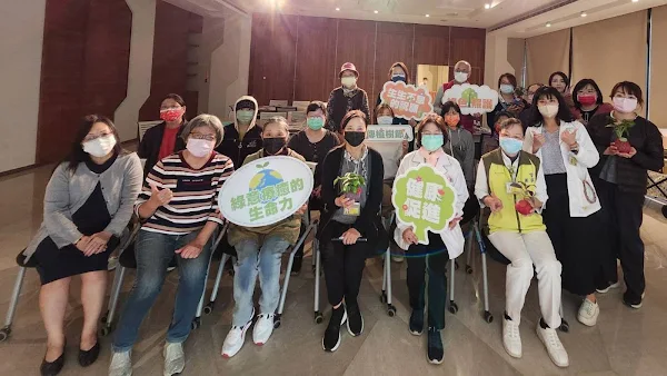 ▲為響應植樹節，彰化秀傳醫院於3月12日舉辦「綠呼吸2025植樹節活動」，邀請癌醫病人一同參與，透過健康講座與DIY水苔球課程，讓「綠呼吸」成為心靈療癒的力量。（ 彰化秀傳醫院提供）