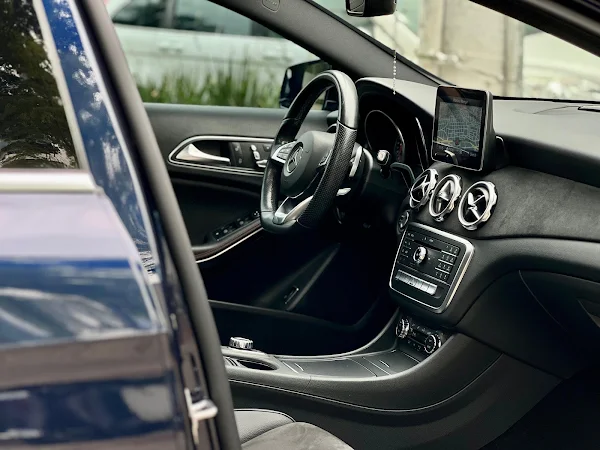 Mercedes-Benz GLA 250 Sport 2019 - interior