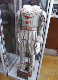 Bill Skarsgård Pennywise clown costume IT movie