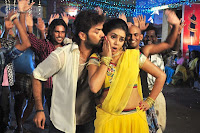 Poorna, From, Arjunanin, Kadhali