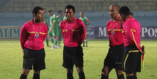 Pengen Berantas Mafia , PSBK blitar Walk Out saat Pertandingan lawan Persebaya , Dinyatakan kalah 4-0