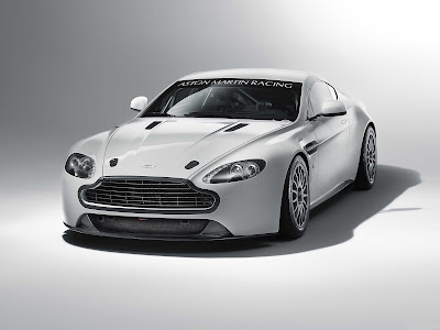 2011 Aston Martin Vantage GT4 Wallpaper