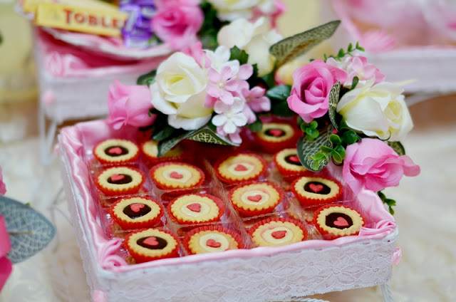 Wawa Syaida: Hantaran Pertunangan For / From Him ~ PINK + RED