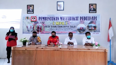 Manggala Agni DAOPS Sumatera IV Pekanbaru Bentuk Masyarakat Peduli Api (MPA) di Kantor Desa Siabu