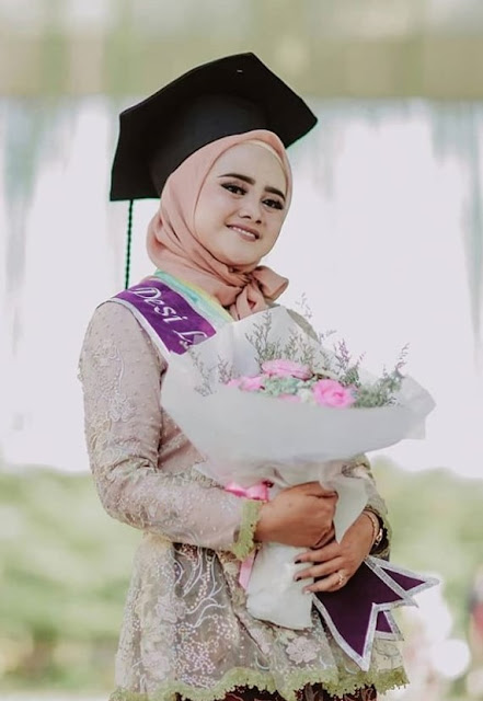 Gambar Model Hijab Wisuda Modern Terbaru