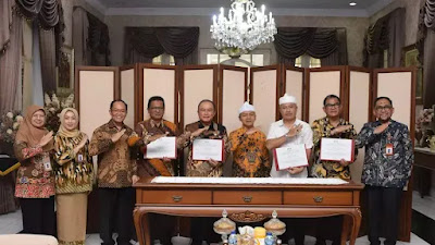   Kementerian Pendidikan Dasar dan Menengah (Kemendikdasmen) menegaskan komitmennya dalam pengutamaan Bahasa Indonesia dan pelestarian bahasa daerah sebagai bagian dari upaya menjaga jati diri