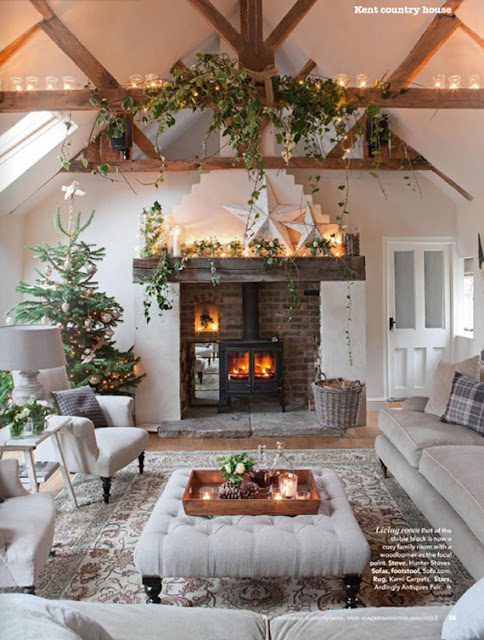 Aconchegante decoração de Natal | Imagem via Country Homes & Interiors 