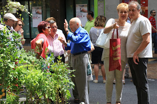 La feria agrícola en el paseo de los Fueros