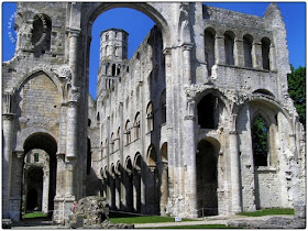 JUMIEGES (76) - Abbaye romane