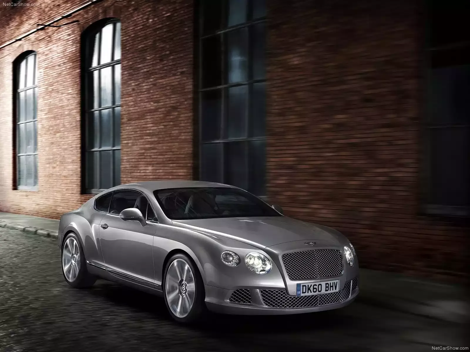 Hình ảnh xe ô tô Bentley Continental GT 2012 & nội ngoại thất