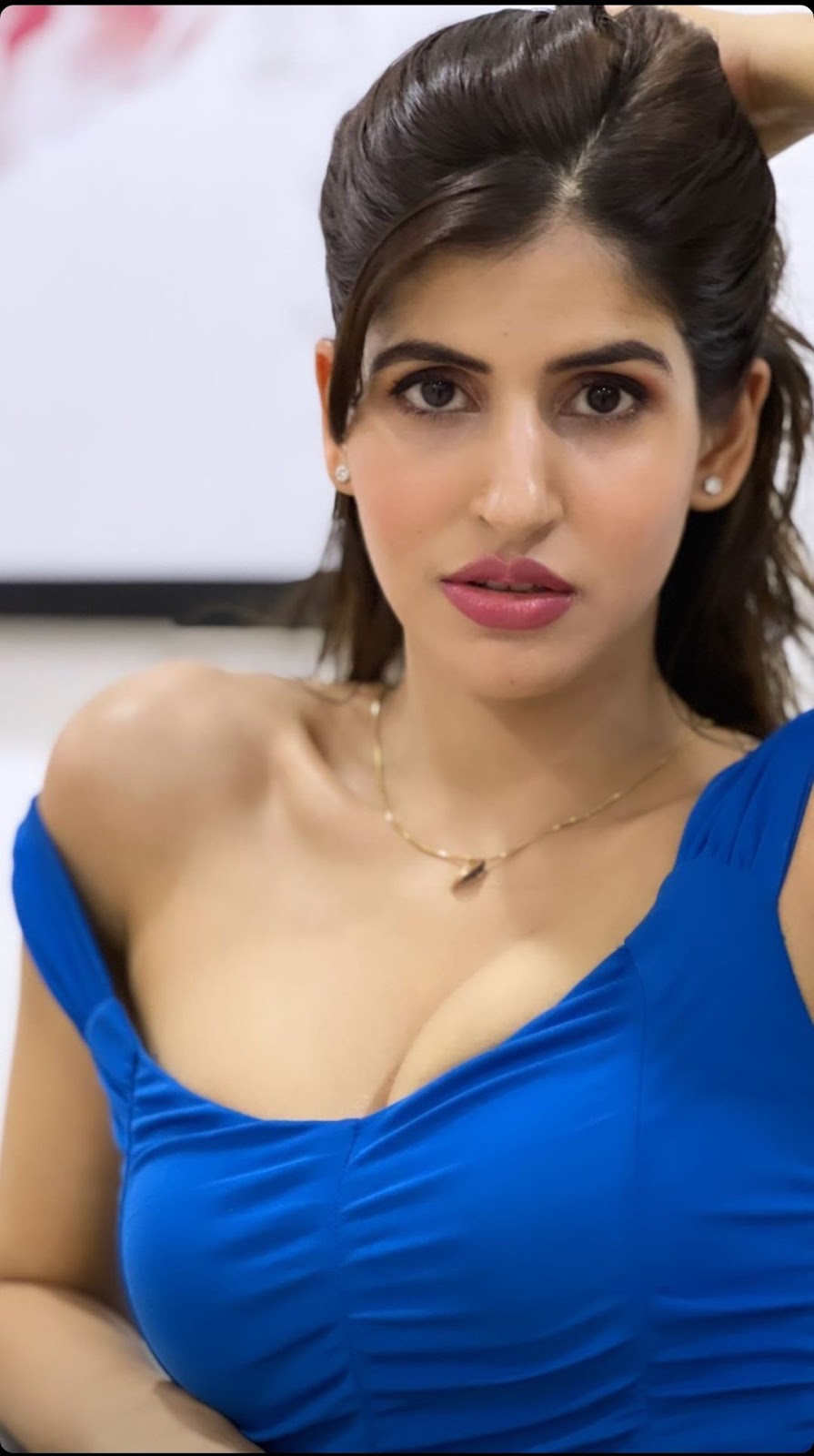 Sakshi Malik Raising the Heat in her Sexy Tight Bodycon - Filmy19