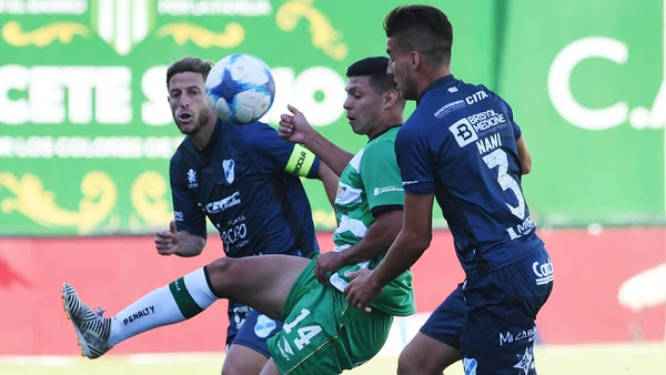 Banfield-Temperley Superliga / Banfield no pudo de local con Temperley