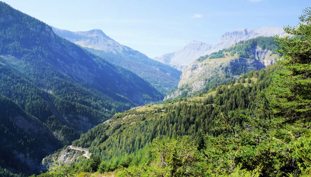 Demandols Valley viewed from GR5