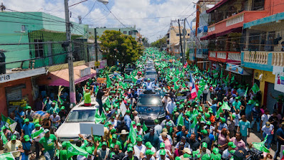 Miles de trabajadoras y trabajadores conmemoran Día Internacional del Trabajo marchando con la Fuerza del Pueblo