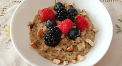 Porridge de quinoa aux baies IG bas