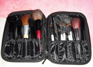  Makeup Brushes on Pictures Of My New Elf Products   My New Caboodles Makeup Case